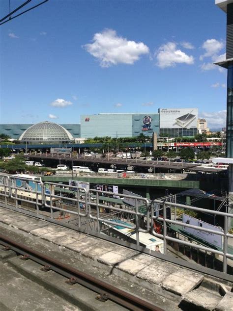 10 CLOSEST Hotels Near SM City Manila .